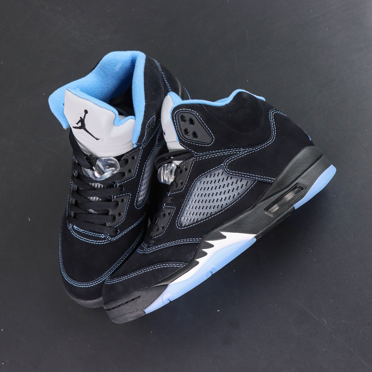 OG Batch Air Jordan 5 Retro Black University Blue 2026 DD0587-008